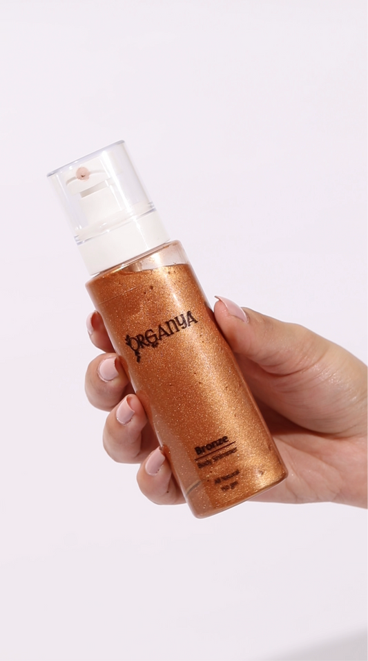 Body shimmer spray