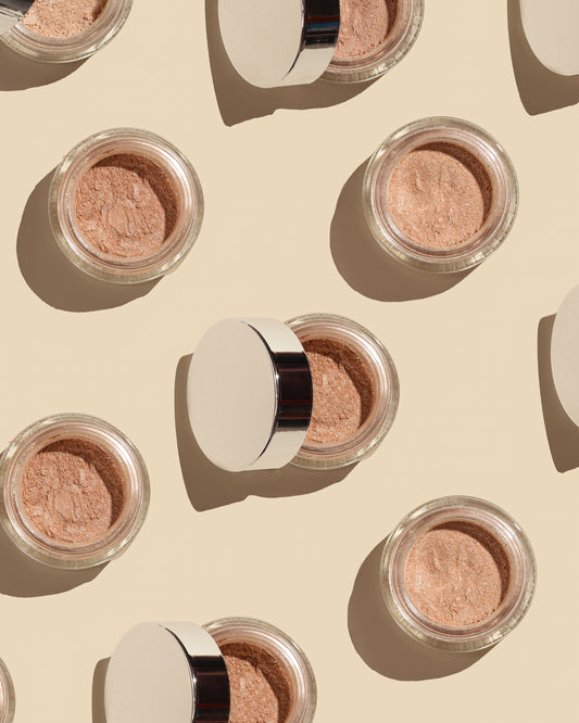 Loose powder highlighter