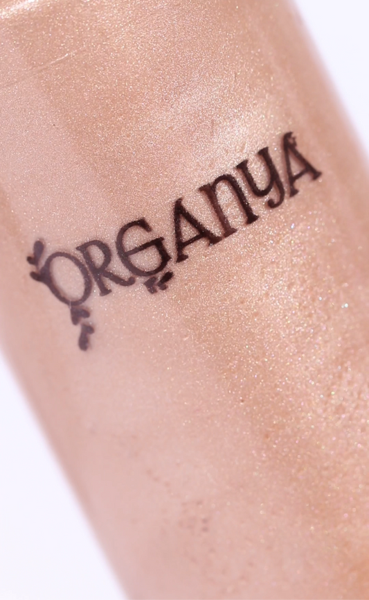 Body shimmer spray in rose gold