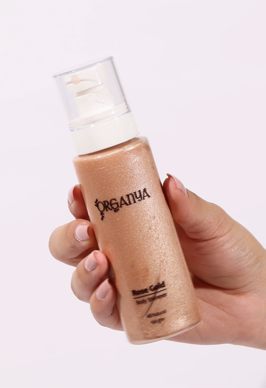 Body shimmer spray in rose gold